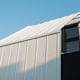 Metal facade på hangar